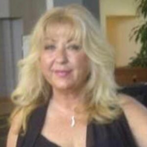 Lynn  Pearcey-Kirsch